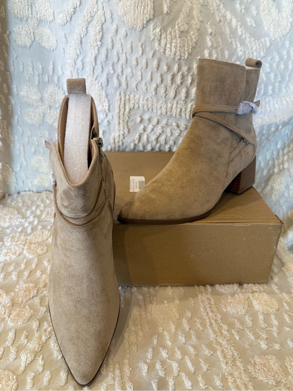 Journee Collection Taupe Suede Pointed Toe Ankle Booties #738